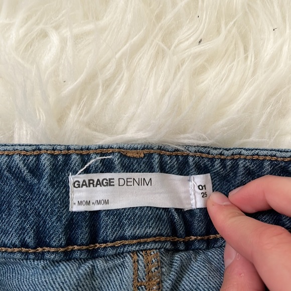 blue denim shorts - Picture 3 of 4